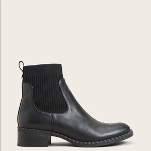 Gentle Souls Kenneth Cole Best Chelsea Sock Boot Bootie 6.5 Black Leather